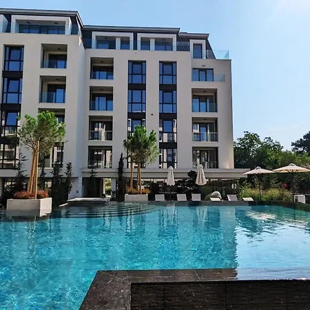 Azur Premium | Pool View Apartment *